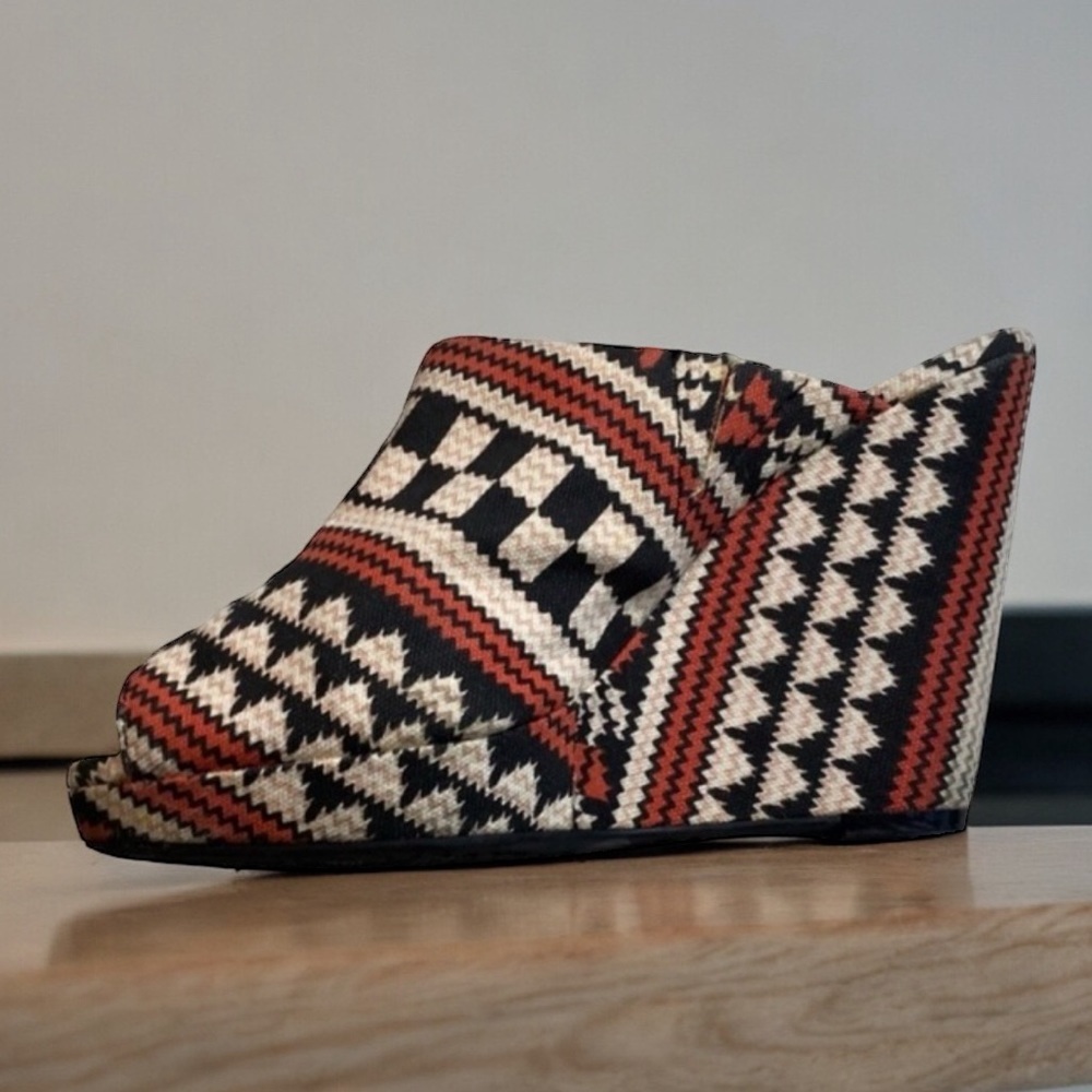 Gianni Bini Patterned Wedge Heel Size 8.5 Slip-On Platform Boho Summer Style HSH